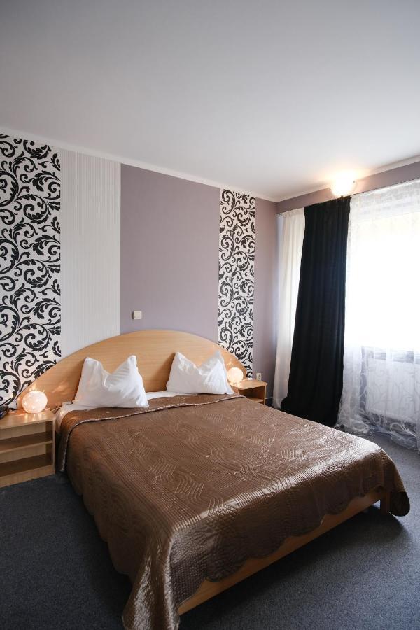 Hotel Rusca Хунедоара Екстериор снимка