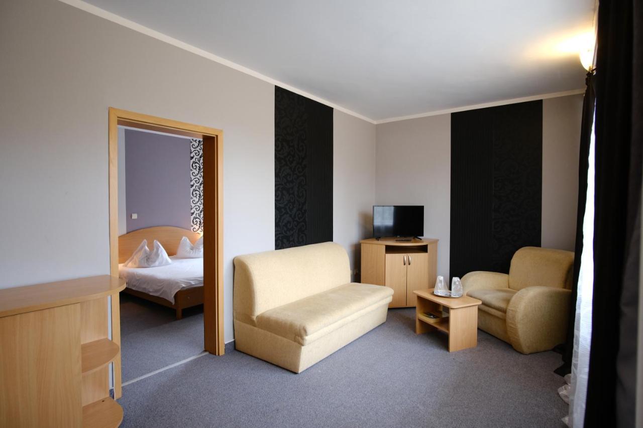 Hotel Rusca Хунедоара Екстериор снимка