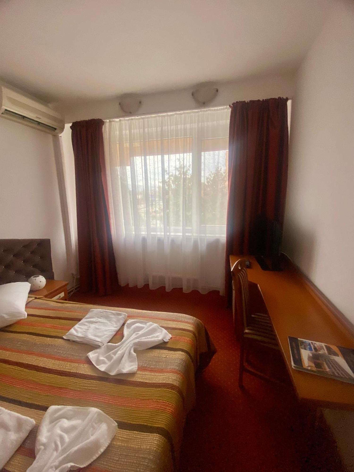 Hotel Rusca Хунедоара Екстериор снимка