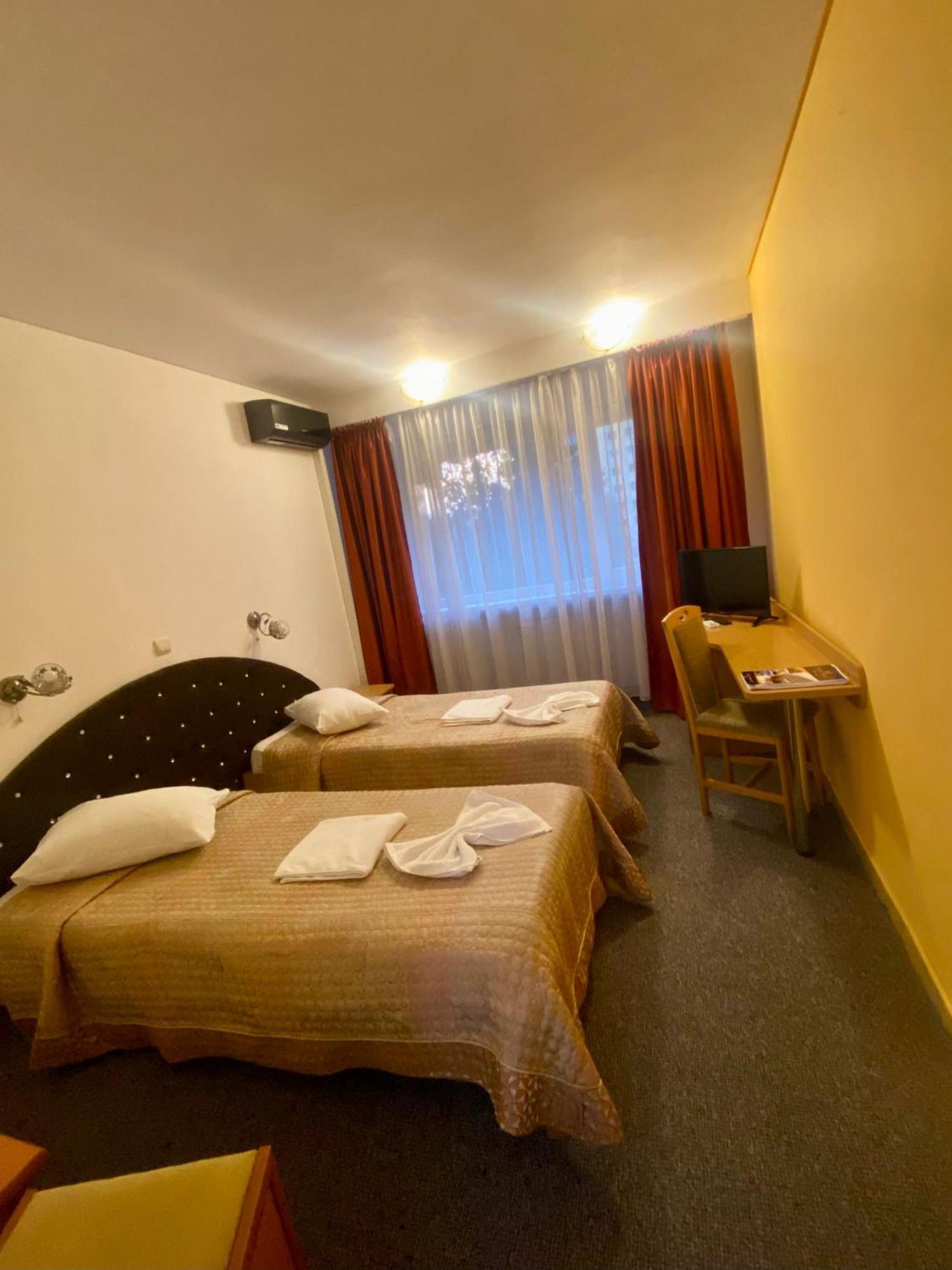 Hotel Rusca Хунедоара Екстериор снимка