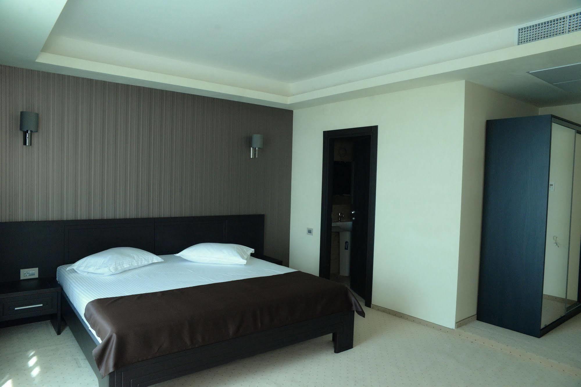 Hotel Rusca Хунедоара Екстериор снимка