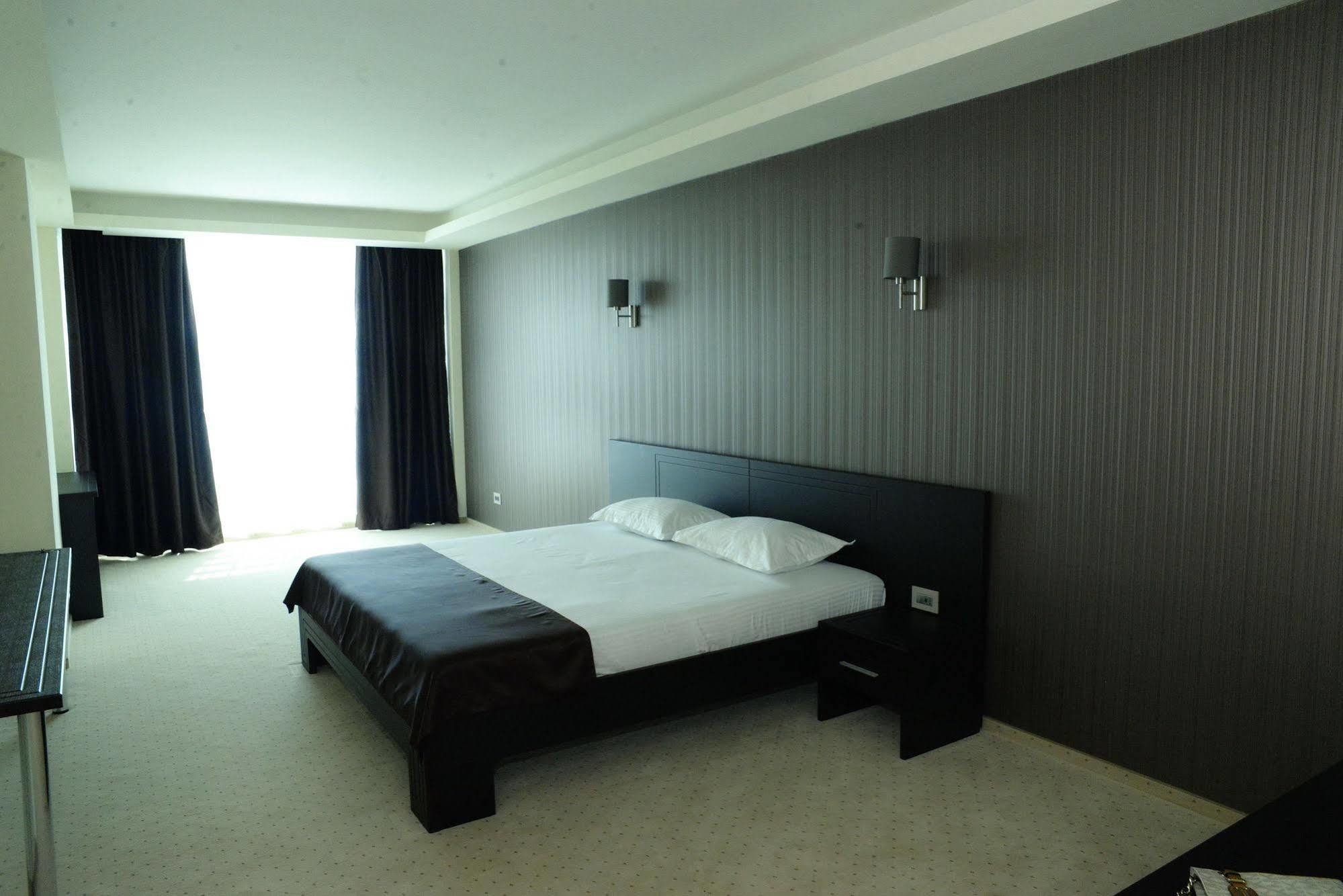 Hotel Rusca Хунедоара Екстериор снимка