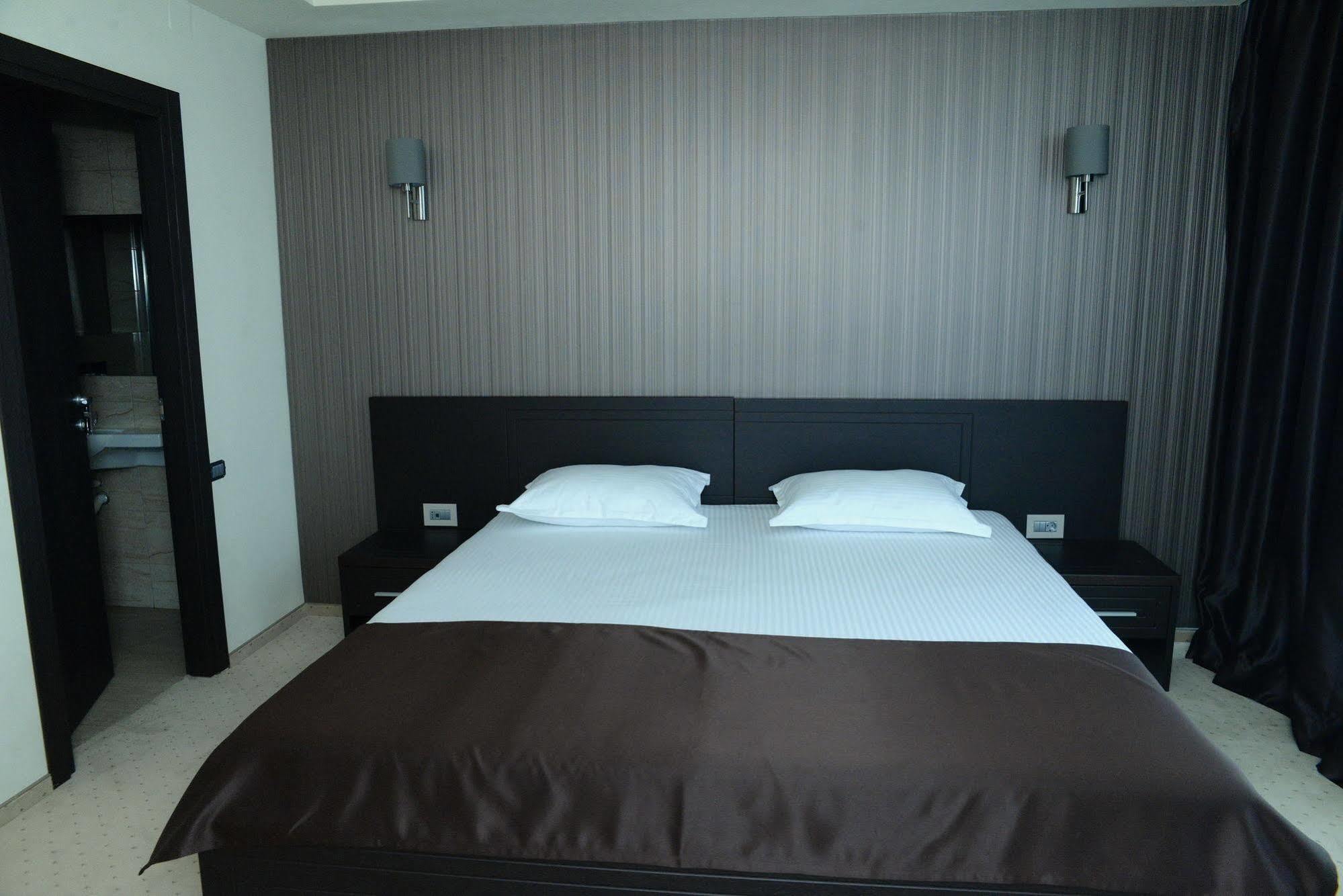 Hotel Rusca Хунедоара Екстериор снимка